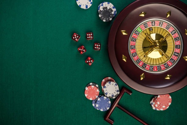 Stake placement before round starts Account balance and Crash bet confirmation